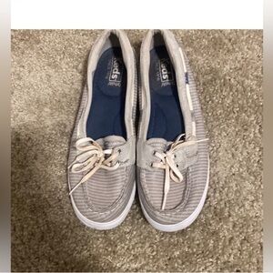 Keds shoe 8.5 silver or gray